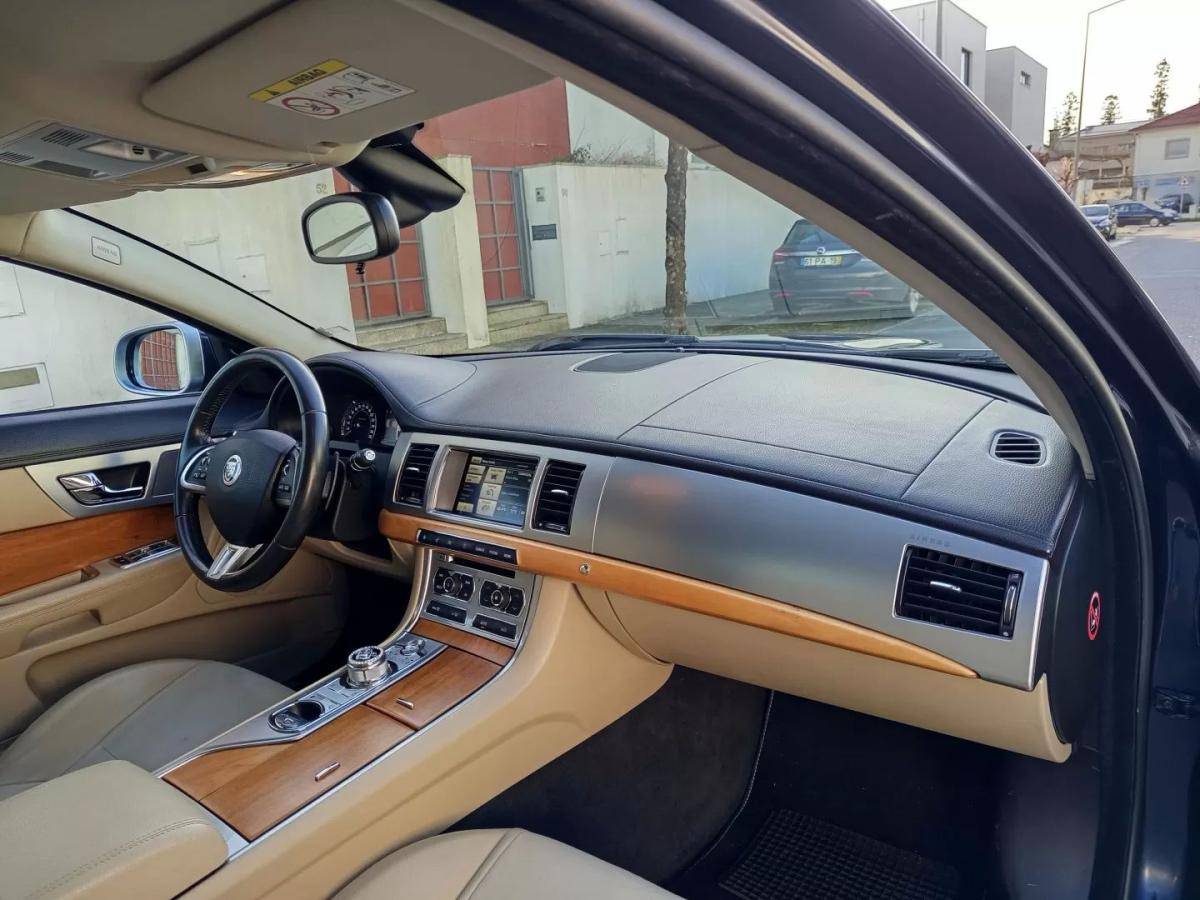jaguar-xf-2014-diesel-2179cc