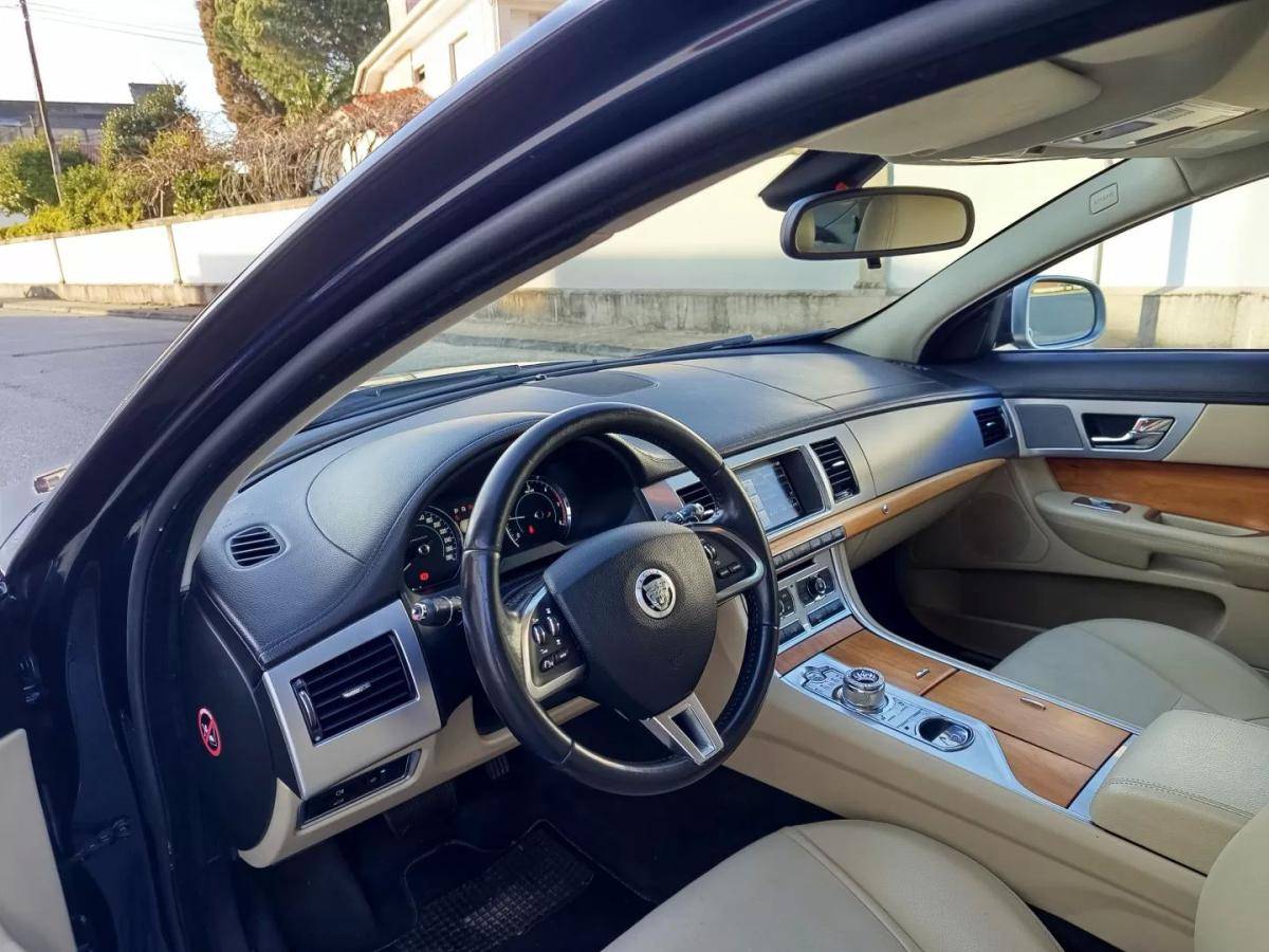 jaguar-xf-2014-diesel-2179cc