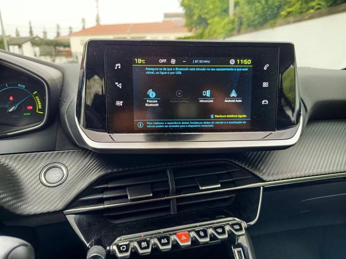 peugeot-e-208-2023-eletrico-0cc
