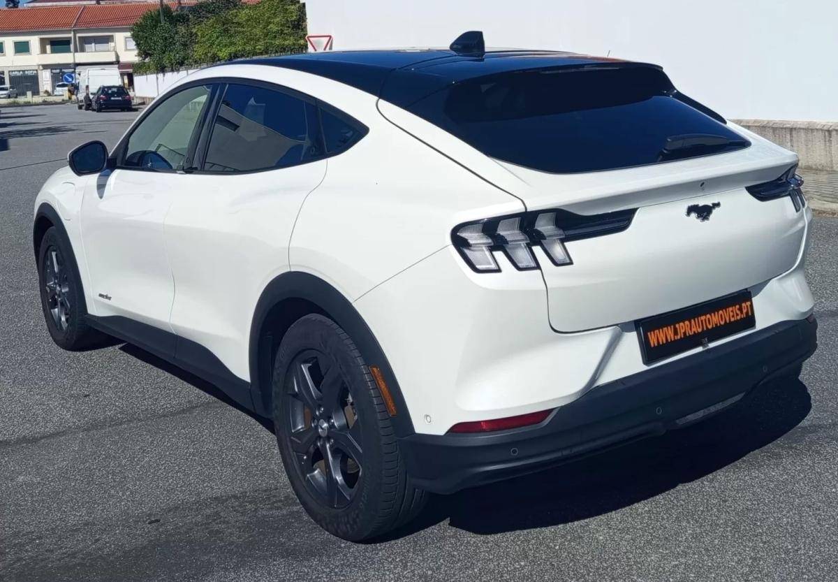 ford-mustang-mach-e-2021-eletrico-0cc