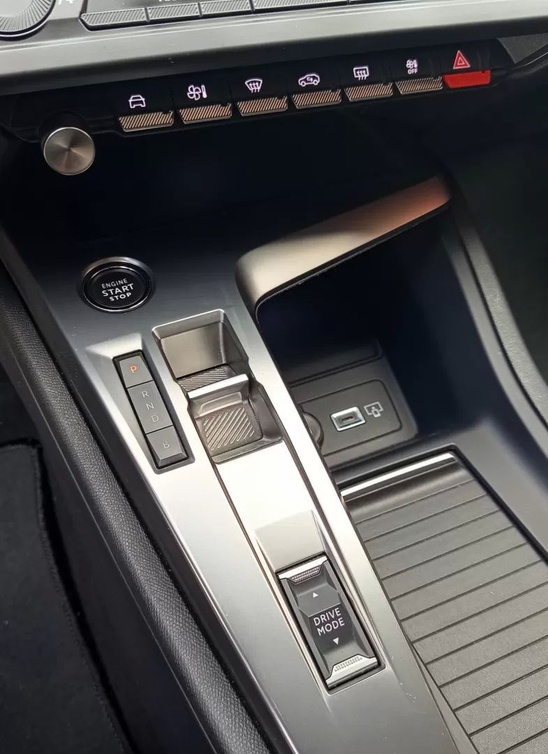 peugeot-308-sw-2022-hibrido-1598cc