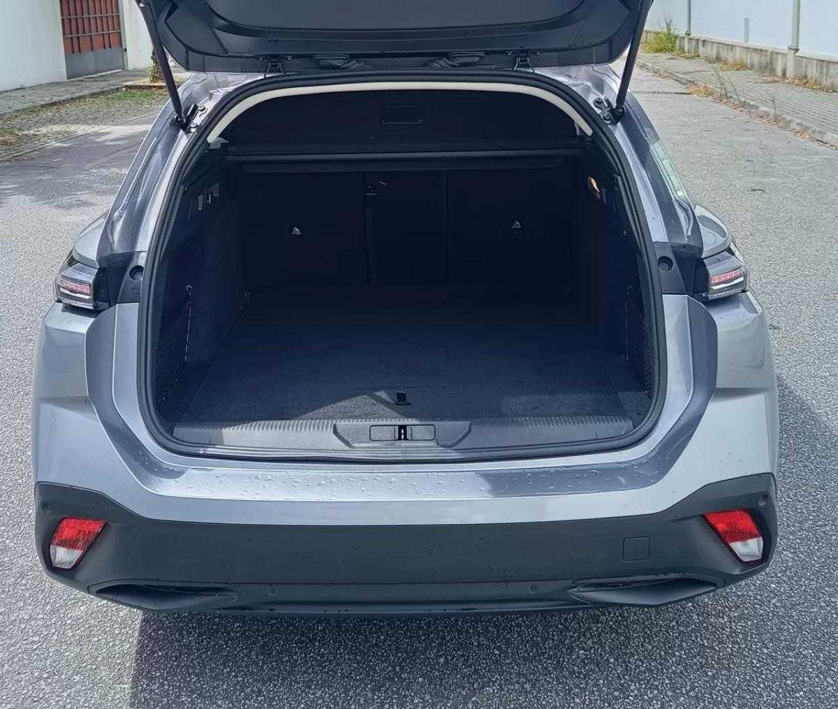 peugeot-308-sw-2023-hibrido-1598cc