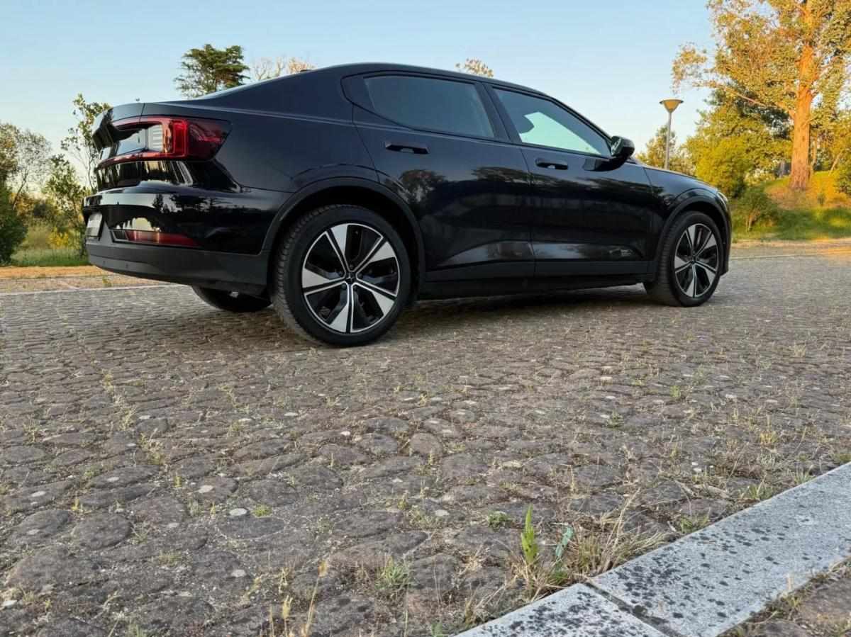 polestar-2-2022-eletrico-200cc
