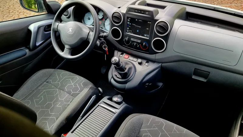 peugeot-partner-2018-diesel-1560cc