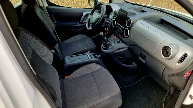 peugeot-partner-2018-diesel-1560cc