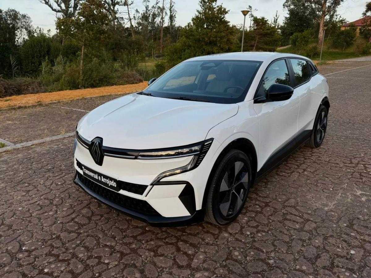renault-megane-e-tech-2022-eletrico-200cc