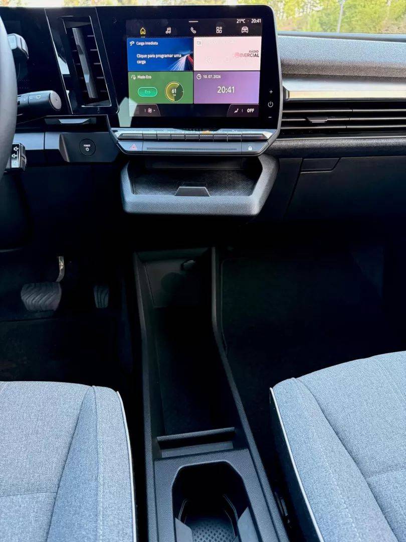 renault-megane-e-tech-2022-eletrico-200cc