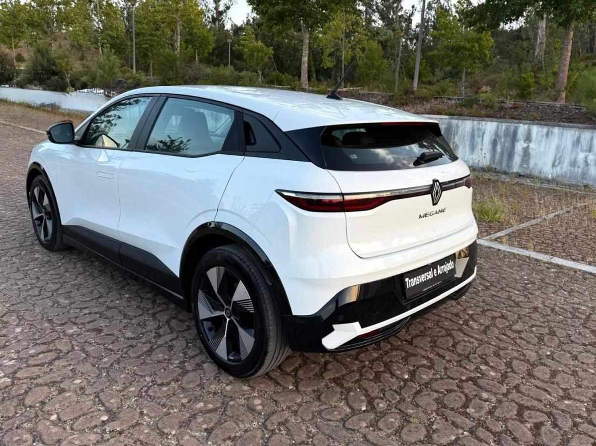 renault-megane-e-tech-2022-eletrico-200cc