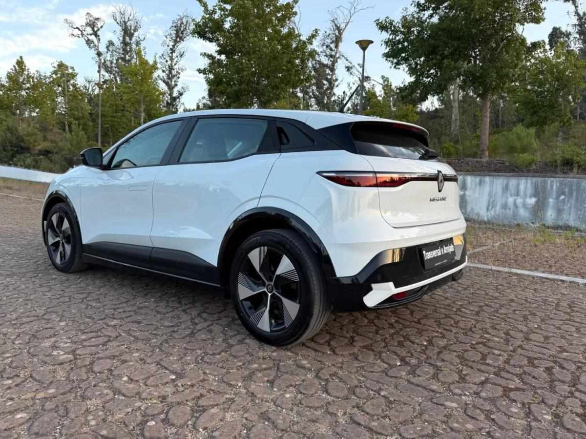 renault-megane-e-tech-2022-eletrico-200cc
