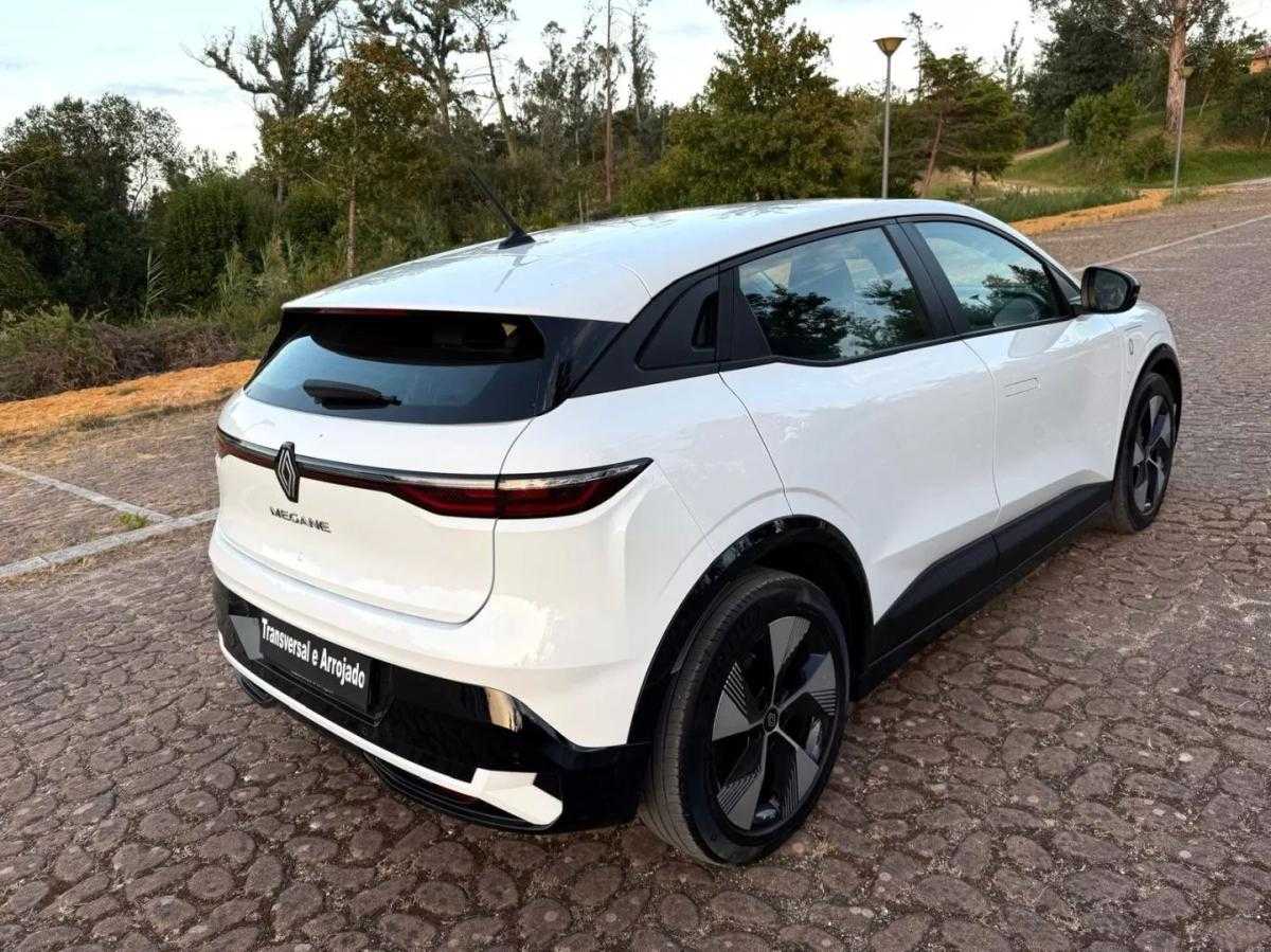 renault-megane-e-tech-2022-eletrico-200cc
