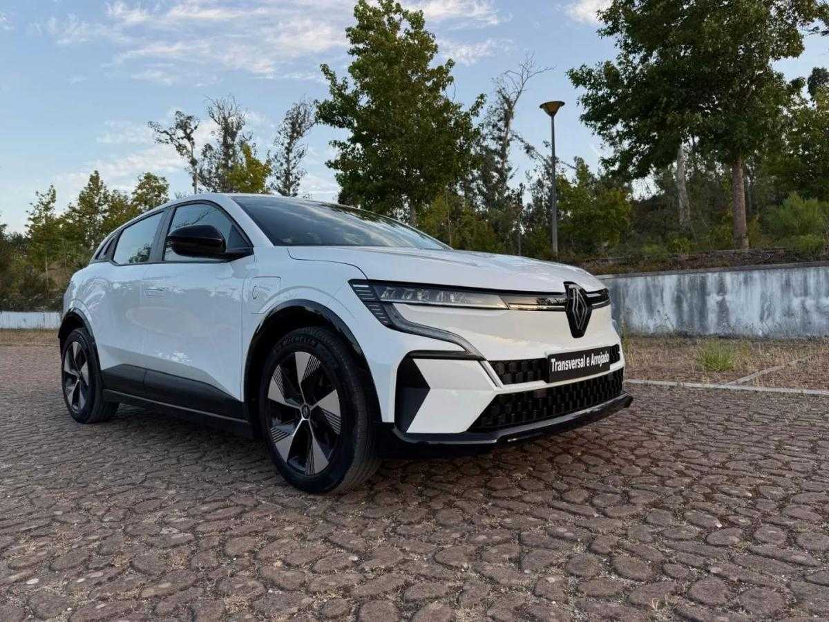renault-megane-e-tech-2022-eletrico-200cc