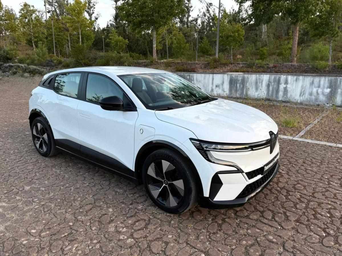 renault-megane-e-tech-2022-eletrico-200cc
