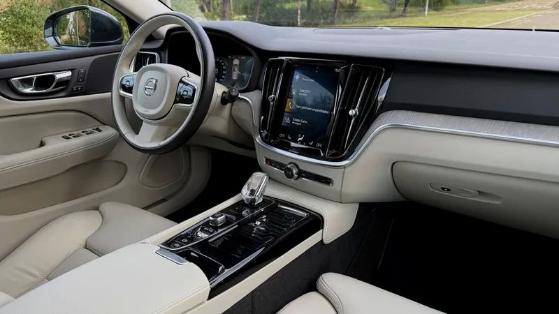 volvo-v60-2020-diesel-1969cc