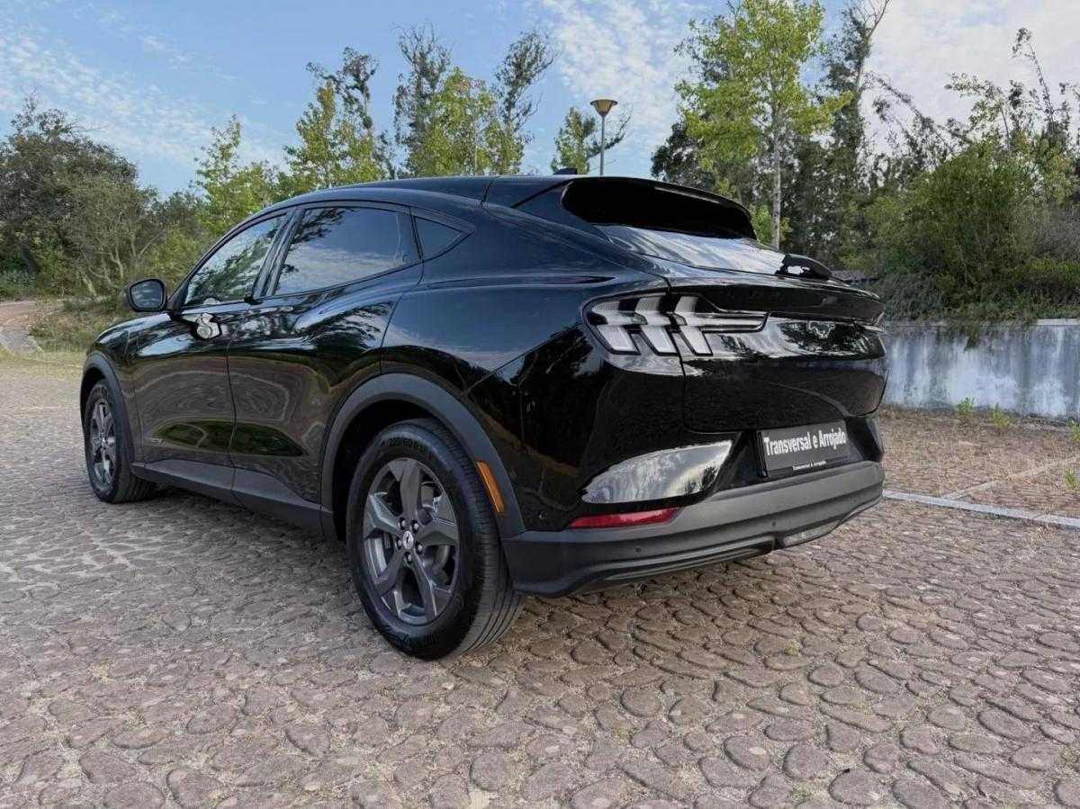 ford-mustang-mach-e-2021-eletrico-0cc