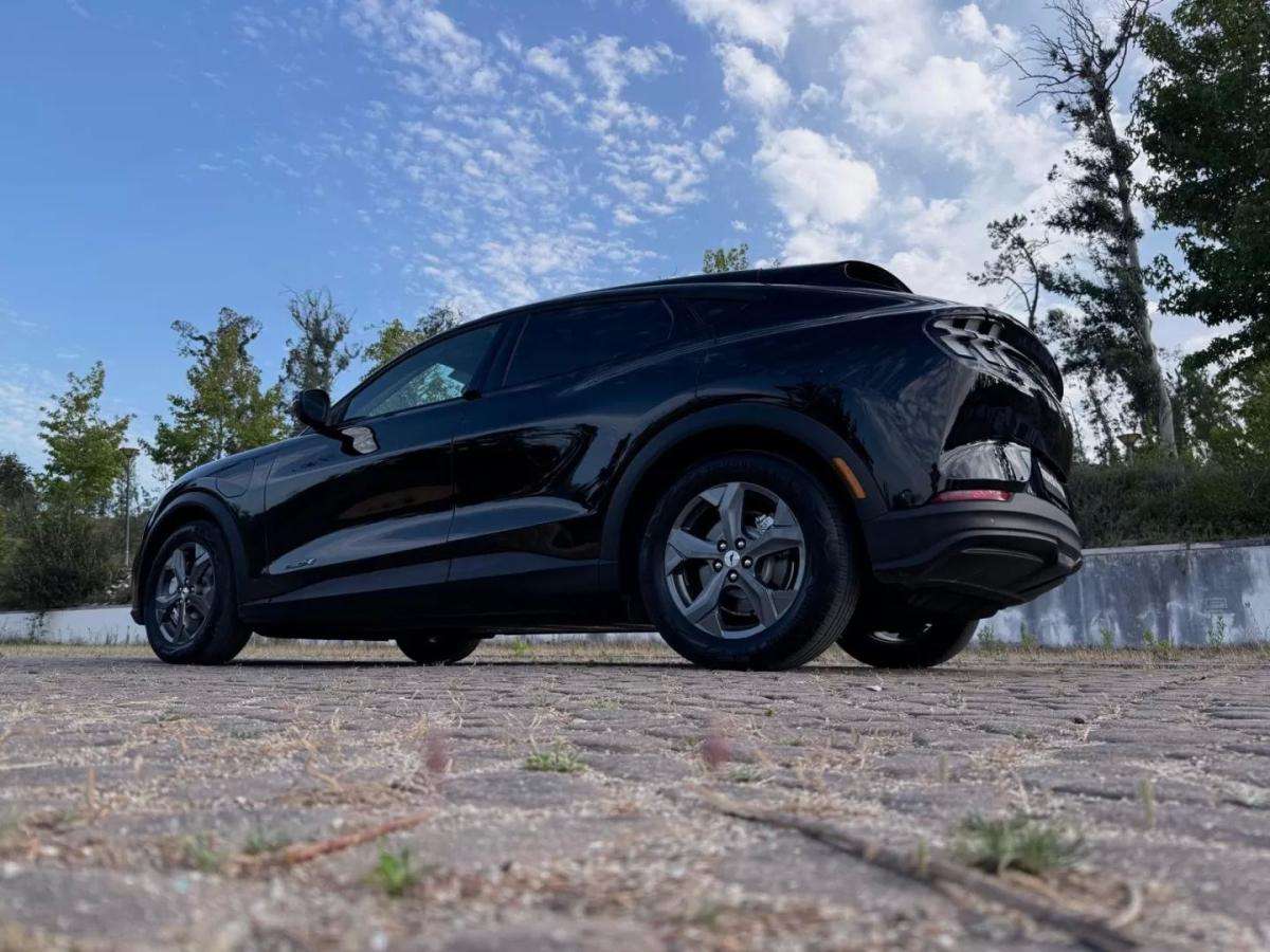 ford-mustang-mach-e-2021-eletrico-0cc