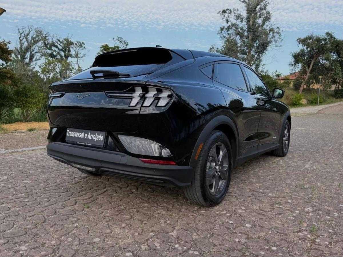 ford-mustang-mach-e-2021-eletrico-0cc
