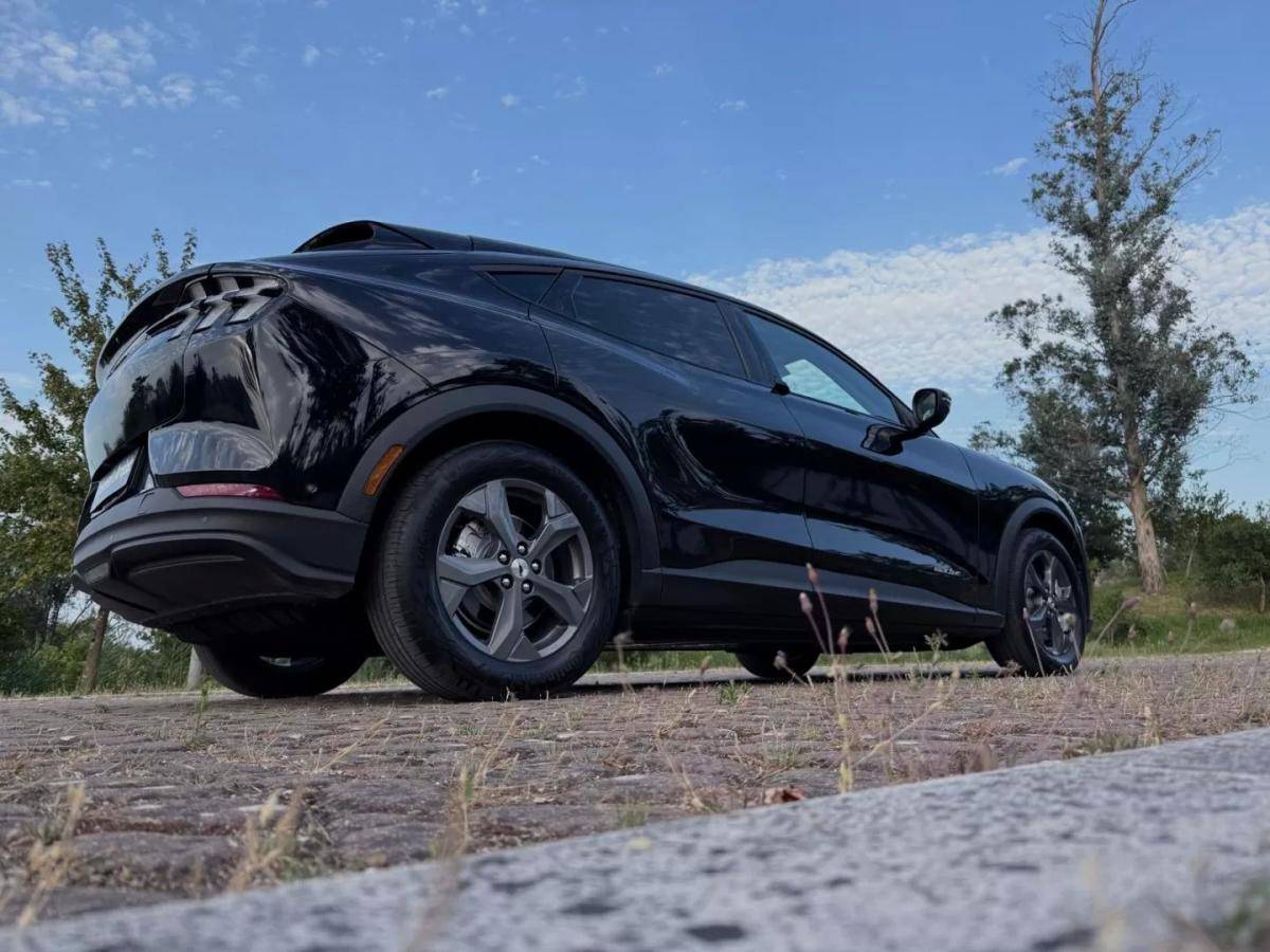 ford-mustang-mach-e-2021-eletrico-0cc