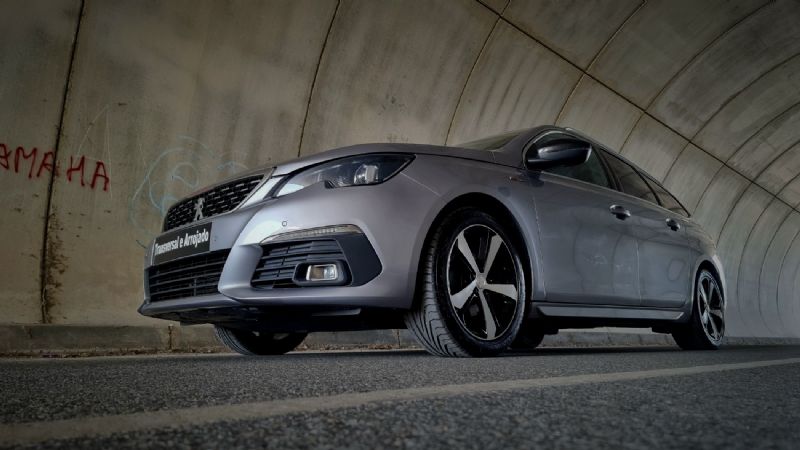peugeot-308-sw-2018-diesel-1499cc