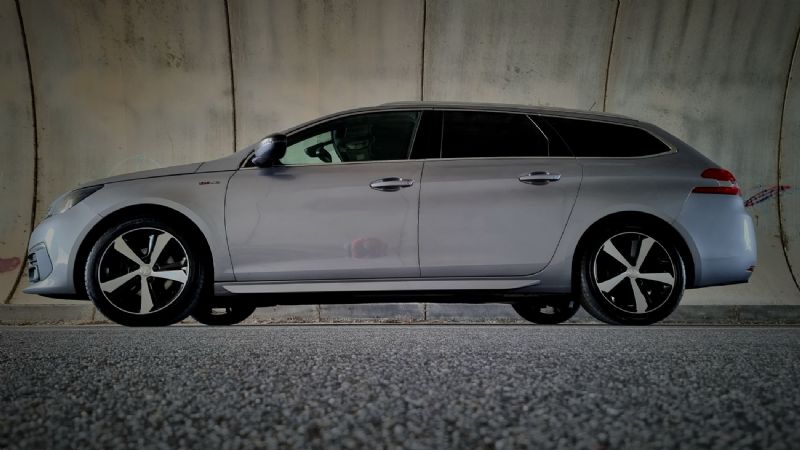 peugeot-308-sw-2018-diesel-1499cc