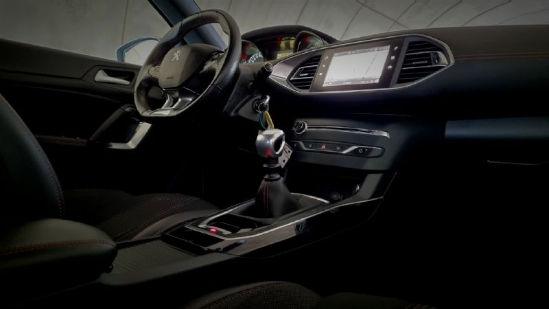 peugeot-308-sw-2018-diesel-1499cc