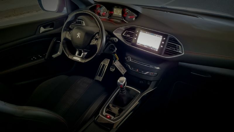 peugeot-308-sw-2018-diesel-1499cc