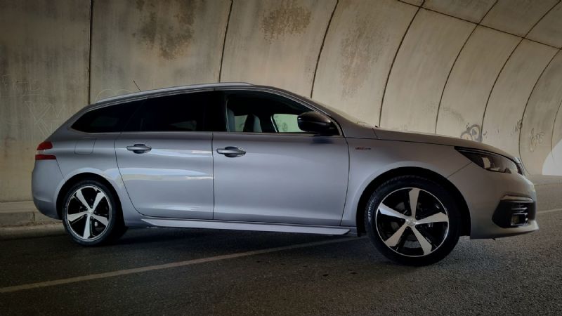 peugeot-308-sw-2018-diesel-1499cc