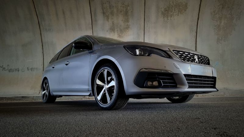 peugeot-308-sw-2018-diesel-1499cc