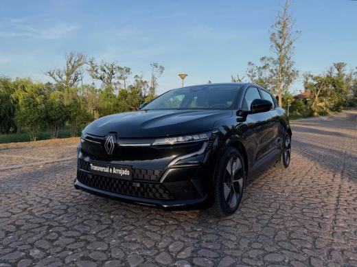 renault-megane-e-tech-2023-eletrico-200cc