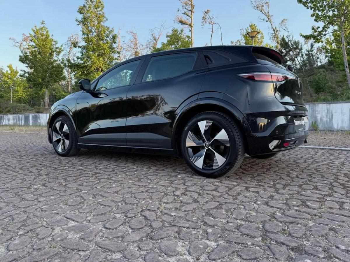 renault-megane-e-tech-2023-eletrico-200cc