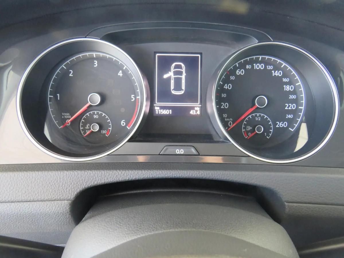 volkswagen-golf-2017-diesel-1598cc