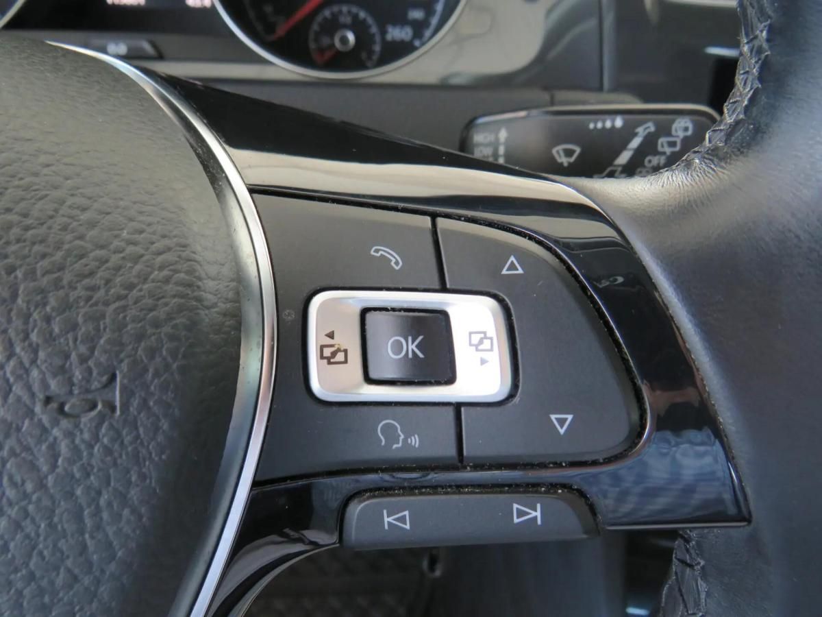 volkswagen-golf-2017-diesel-1598cc