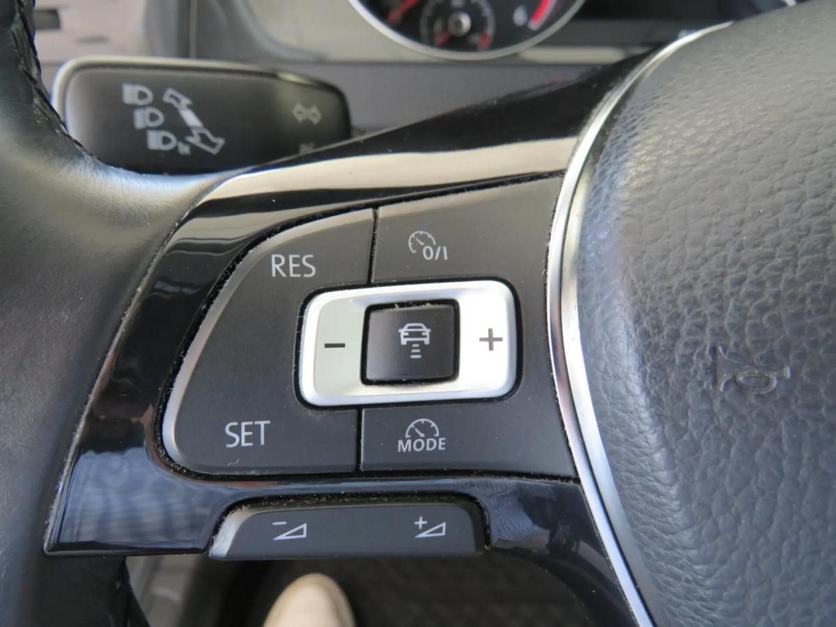 volkswagen-golf-2017-diesel-1598cc