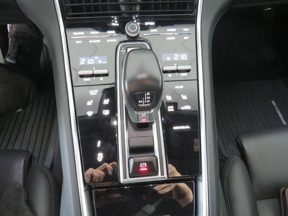 porsche-panamera-2021-hibrido-a-gasolina-2894cc
