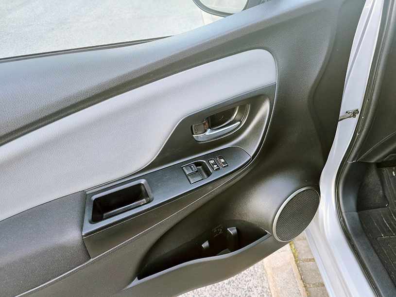 toyota-yaris-1-0-hybrid-2015-gasolina-998cc