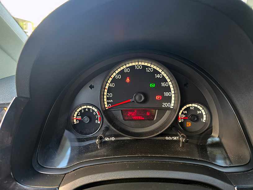 volkswagen-up-1-0-2014-gasolina-999cc
