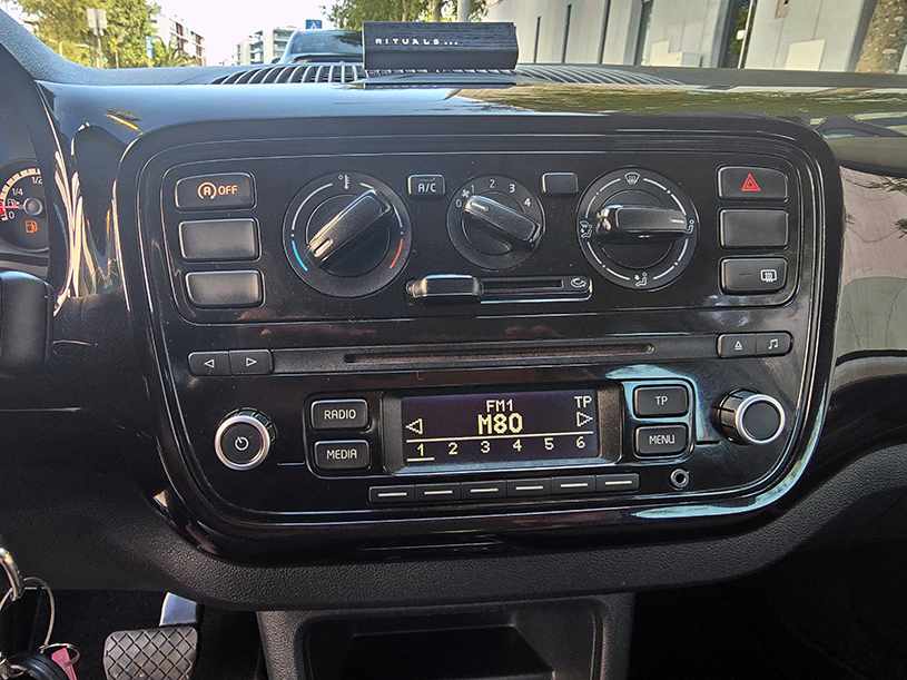 volkswagen-up-1-0-2014-gasolina-999cc