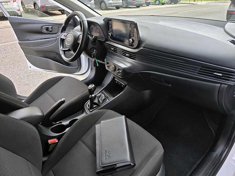 hyundai-i20-1-2-mpi-2023-gasolina-1197cc