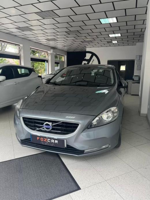 volvo-v40-2016-diesel-1560cc