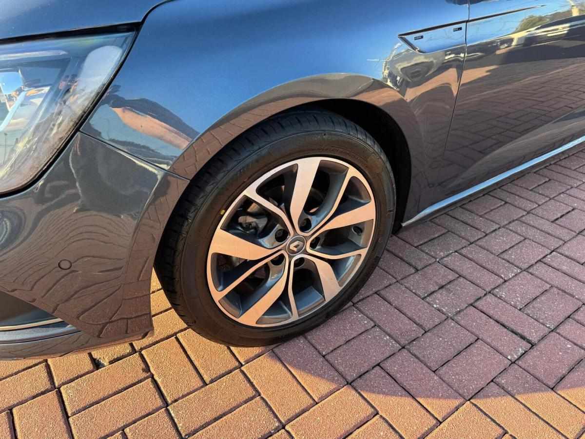 renault-megane-sport-tourer-2017-gasolina-1197cc
