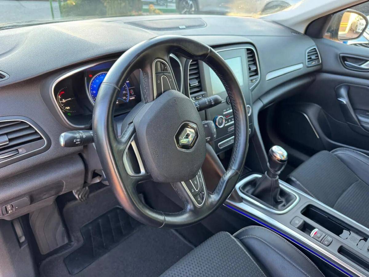 renault-megane-sport-tourer-2017-gasolina-1197cc
