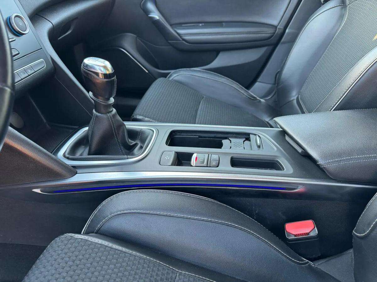 renault-megane-sport-tourer-2017-gasolina-1197cc