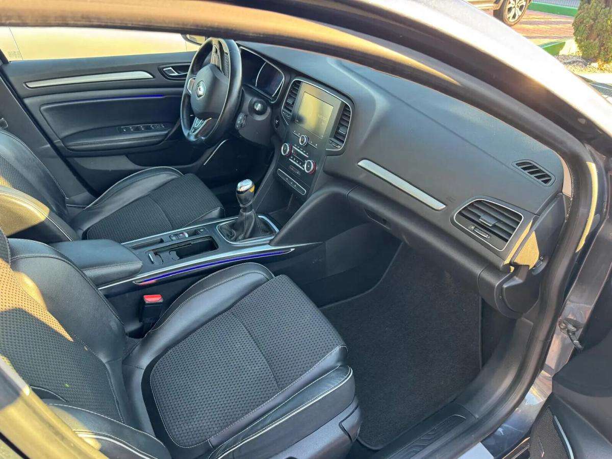 renault-megane-sport-tourer-2017-gasolina-1197cc