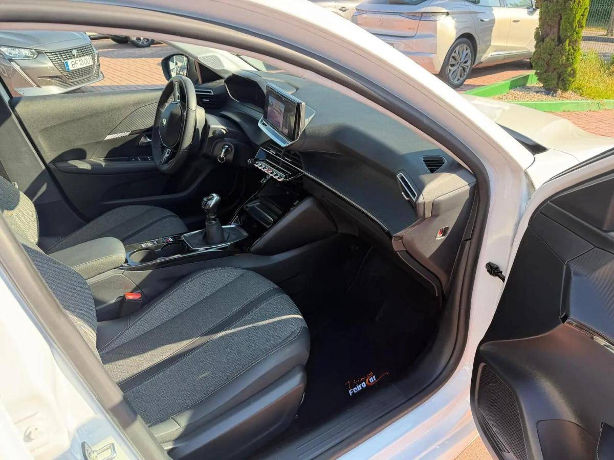 peugeot-208-2024-gasolina-1199cc