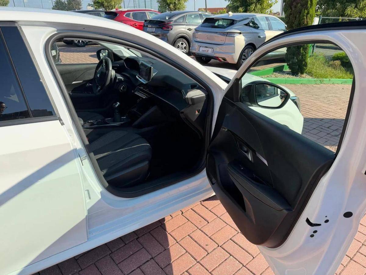 peugeot-208-2024-gasolina-1199cc