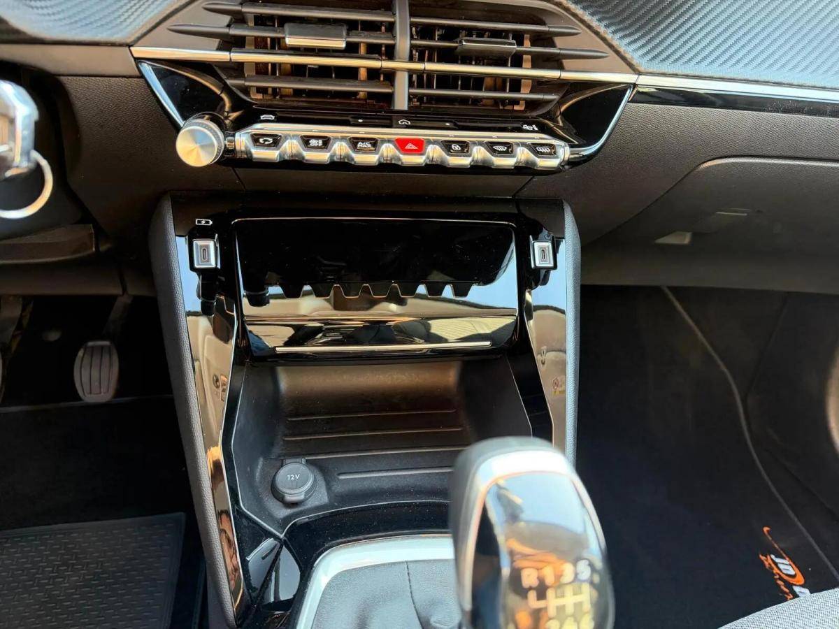 peugeot-208-2024-gasolina-1199cc