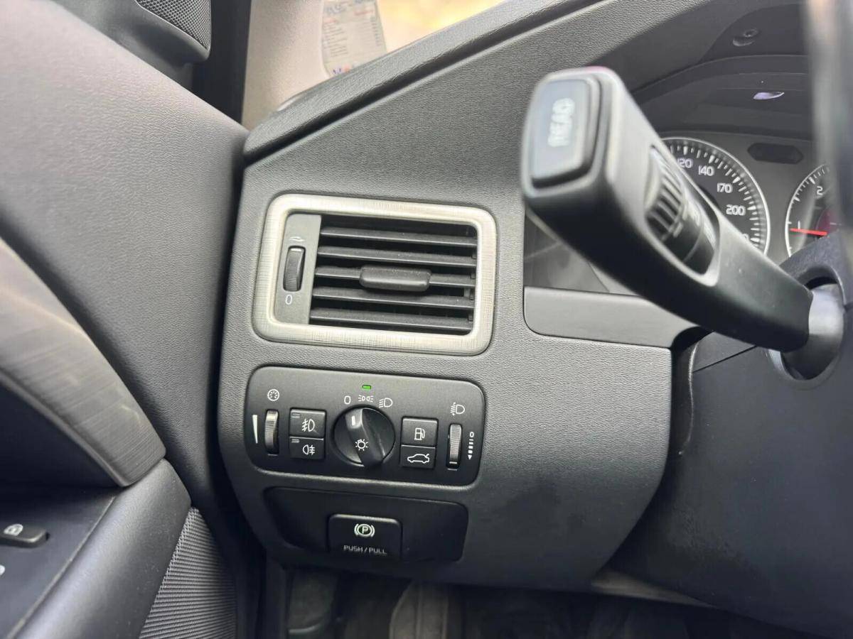 volvo-v70-2010-diesel-1560cc