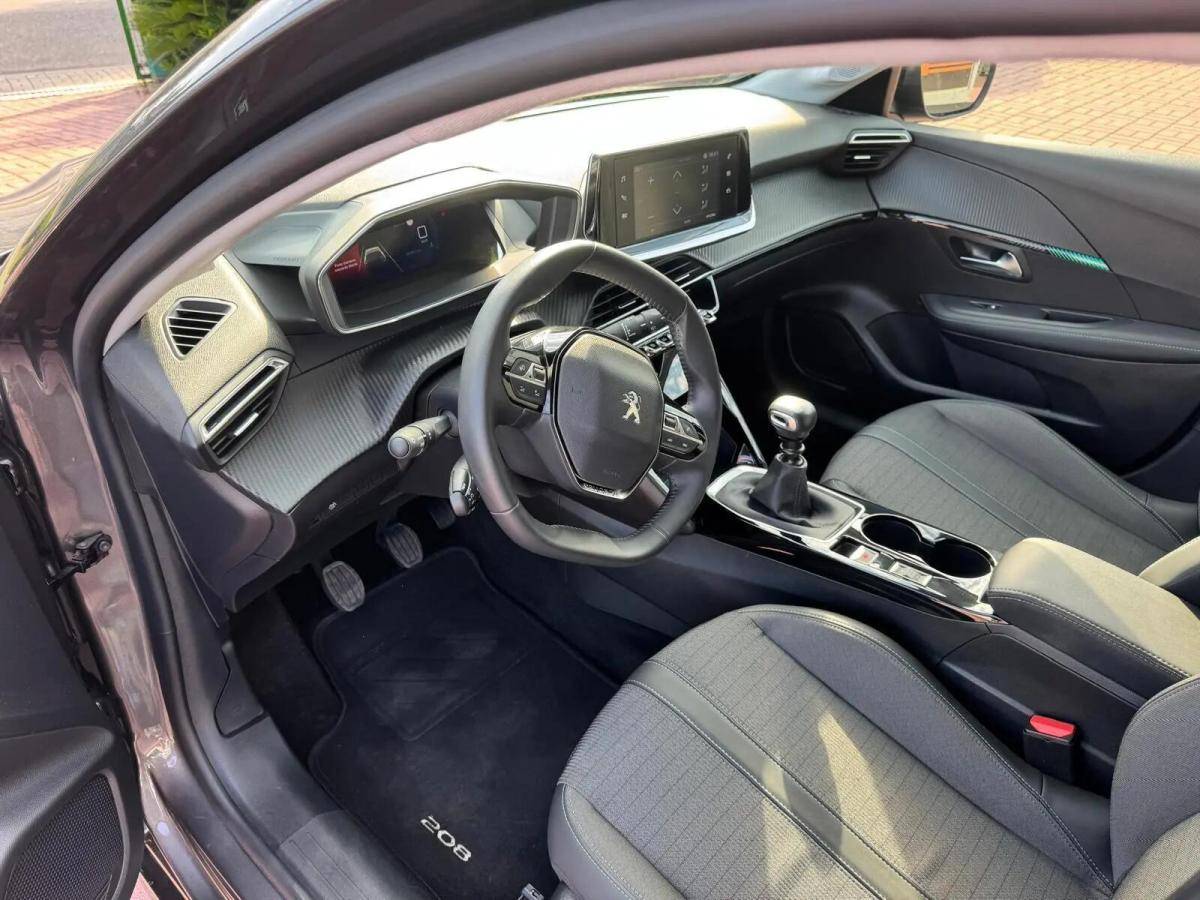 peugeot-208-2023-gasolina-1199cc
