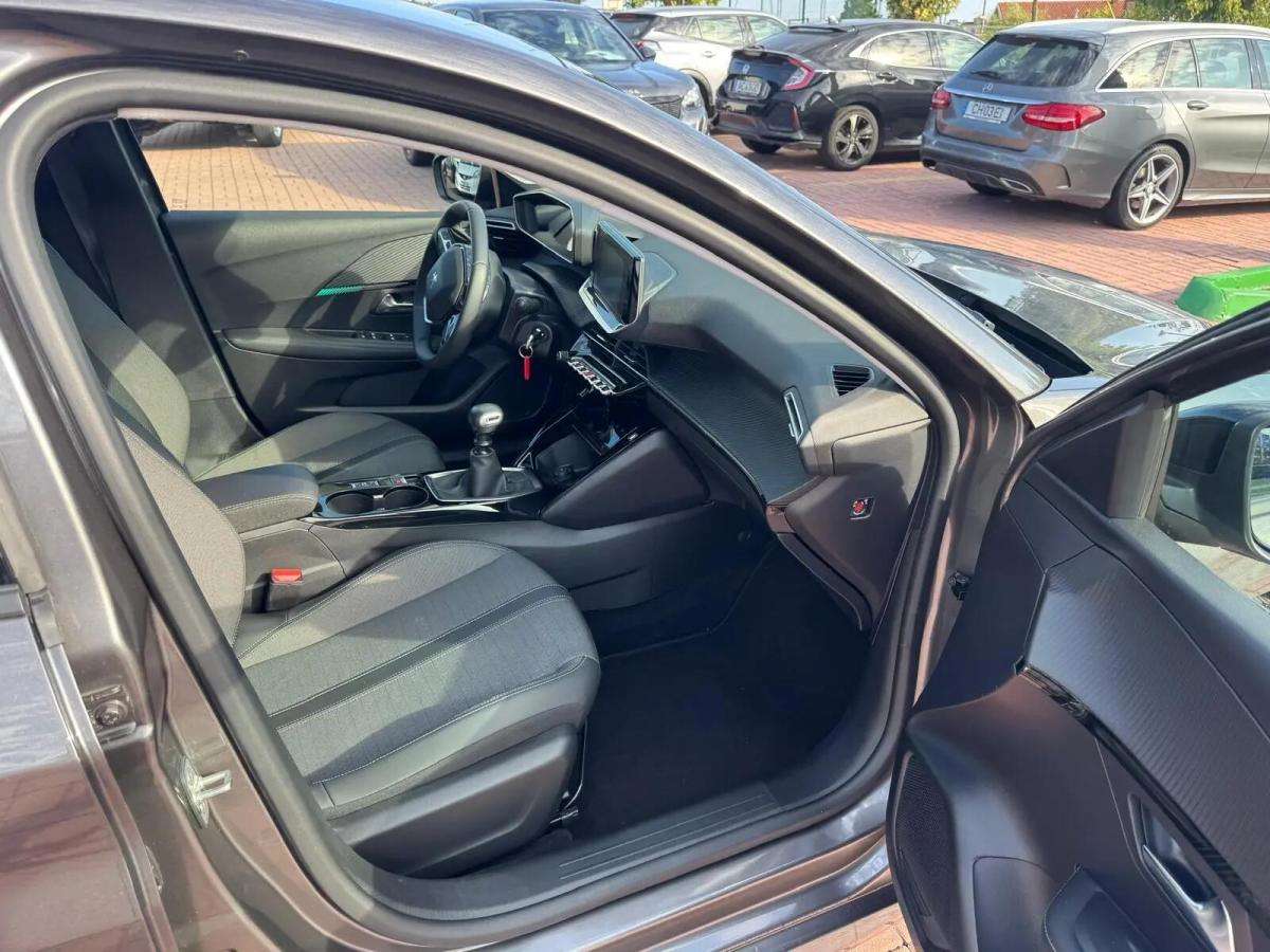 peugeot-208-2023-gasolina-1199cc
