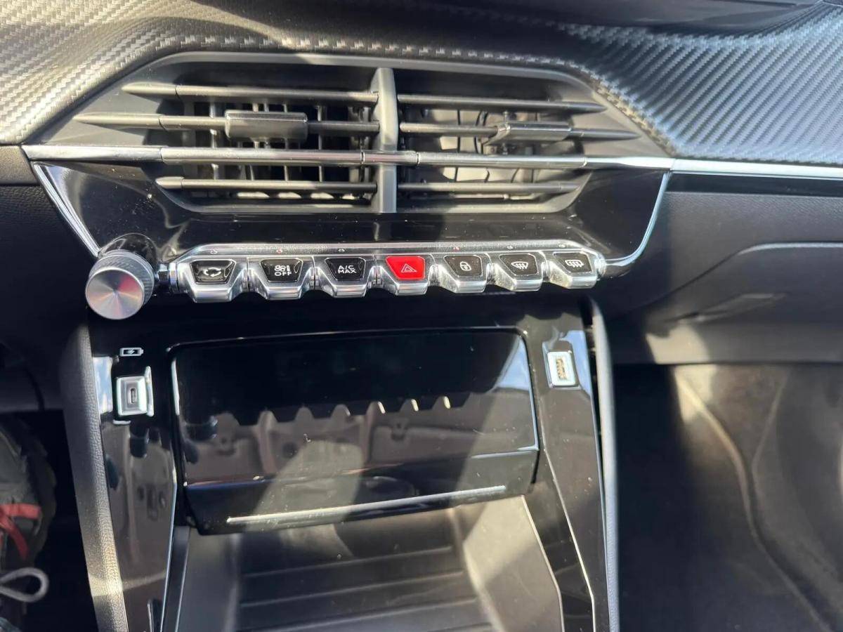 peugeot-208-2023-gasolina-1199cc