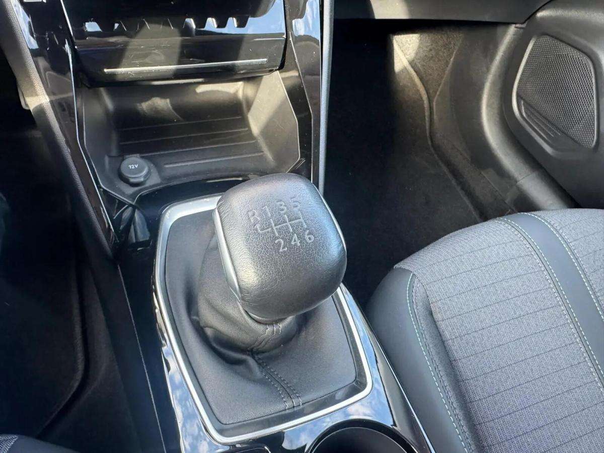 peugeot-208-2023-gasolina-1199cc